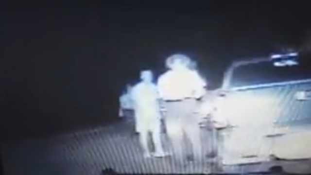 Video: Man prays for deputy during traffic stop