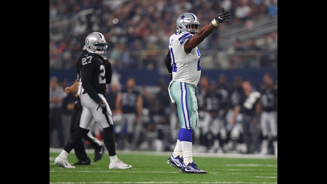 Elliott makes preseason cameo in Cowboys' win
