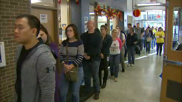 Last-minute early voters hit the polls across North Texas