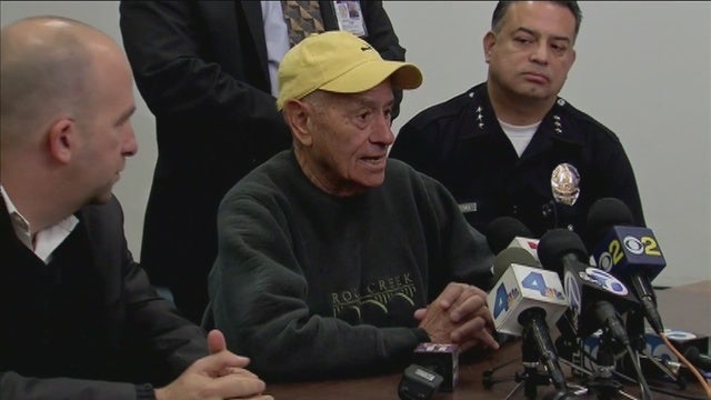 NY, LA schools receive same email threat; LA cancels classes