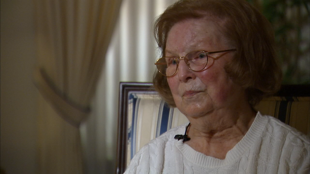 Con artist scams Highland Park grandmother out of $14,000