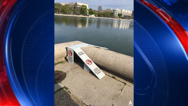 Duck ramps added to Capitol Reflecting Pool
