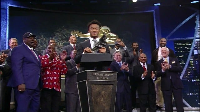 OU's Murray edges Alabama's Tagovailoa for Heisman