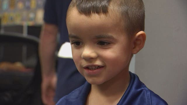 Boy saves allowance for seven months to buy lunch for police