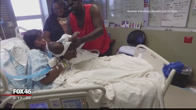 Mom on verge of death undergoes open heart surgery, C-section at same time