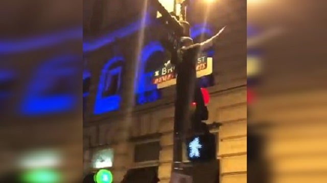 Crisco poles fail to stop Eagles fans from climbing post-NFC Championship