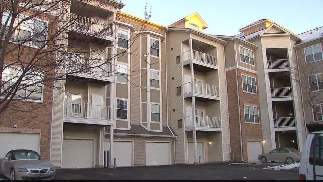 Suspect breaks leg jumping off balcony during burglary, calls 911 for help
