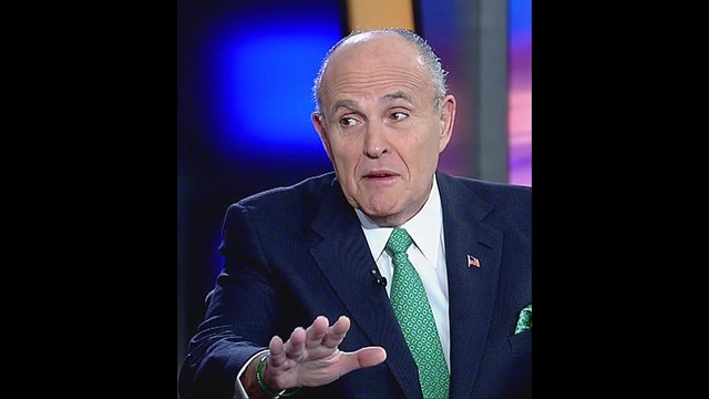 Rudy Giuliani quits NYC law firm to focus on Trump role