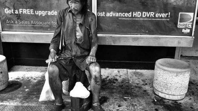 Photographer makes heartbreaking discovery while documenting Honolulu's homeless