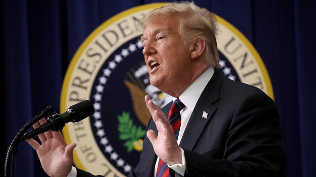 Trump mulls plan to bar entry of all migrants at US-Mexico border