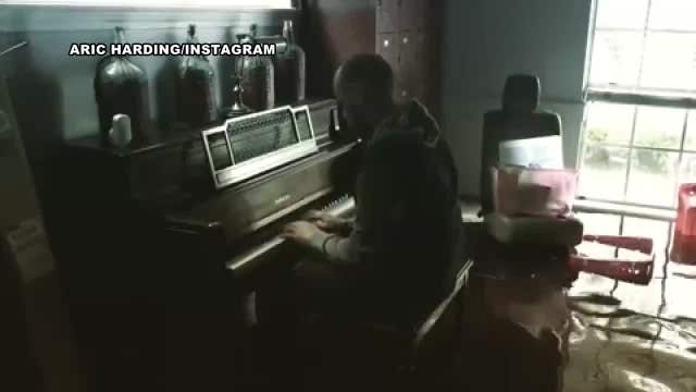 Harvey victim plays hauntingly beautiful piano in flooded home