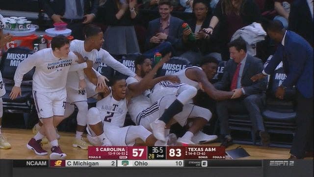 Gilder with 15 as Texas A&M wallops South Carolina 83-60