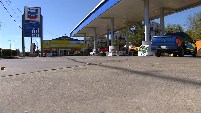 North Texas gasoline prices drop in time for Thanksgiving travel