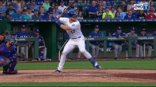 Royals score early, blow out Rangers 11-5 in series opener