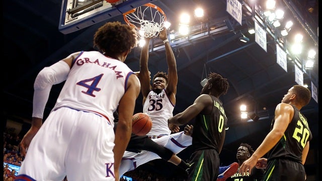 No. 10 Kansas rallies late to beat Baylor, 70-67