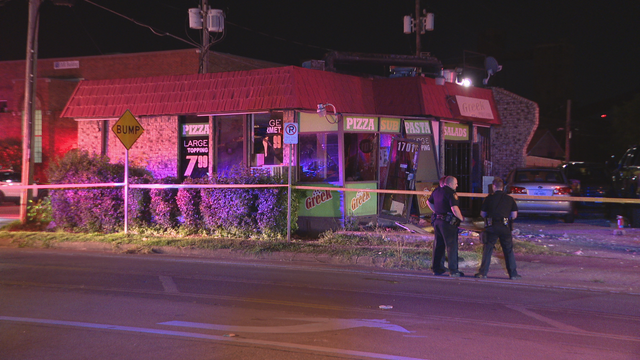 Speeding driver slams into Fort Worth pizza restaurant