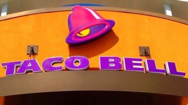 Taco Bell to hire bouncer at alcohol-serving Chicago location