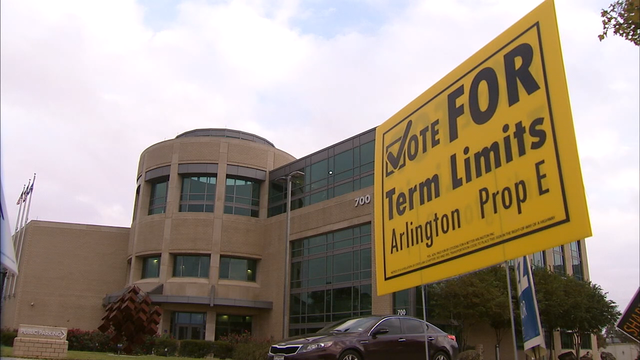 Voters overwhelmingly support Arlington term limits