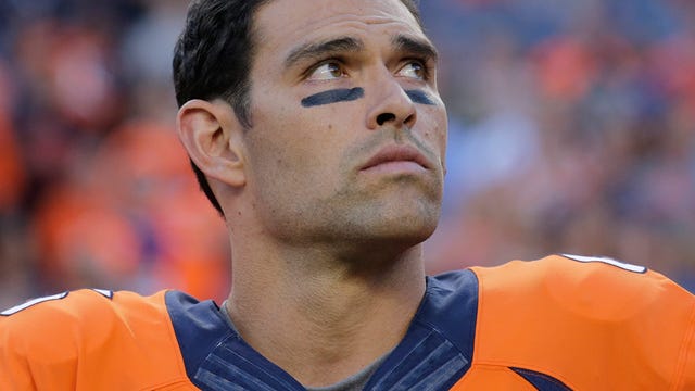 New Cowboys QB Mark Sanchez begins practice