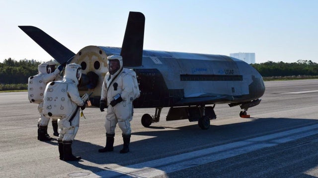 Air Force's unmanned spaceplane makes first KSC landing
