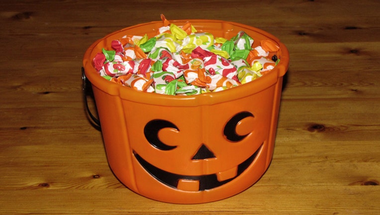 0bce9a93-Halloween_candy_bucket_web_1477997198170-401385.jpg