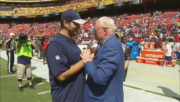 0cf59152-Jerry Jones Tony Romo001_1479424038283.jpg