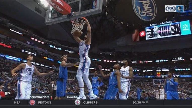 159c1f5a-Ben Simmons vs Mavs 10-28_1509252182914.jpg