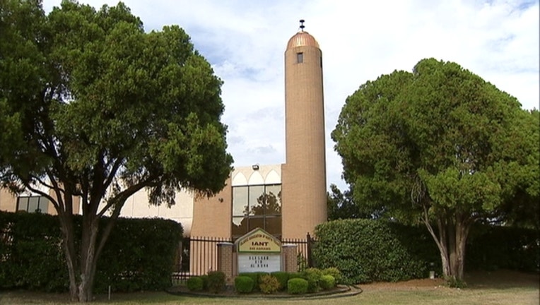 19b9c5eb-Richardson mosque