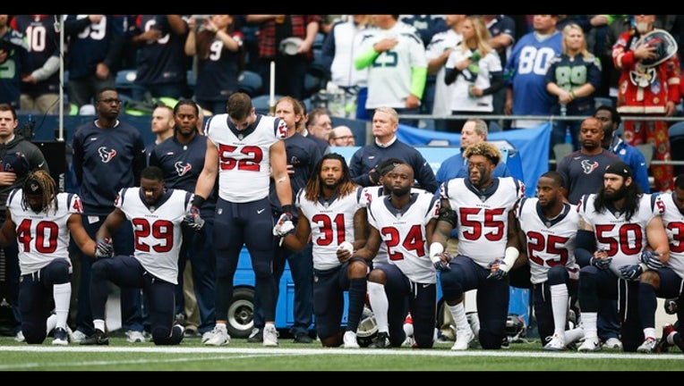 Texans kneeling during anthem_1527275698833