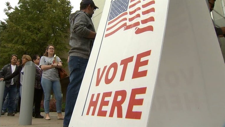 EARLY VOTING sign outside