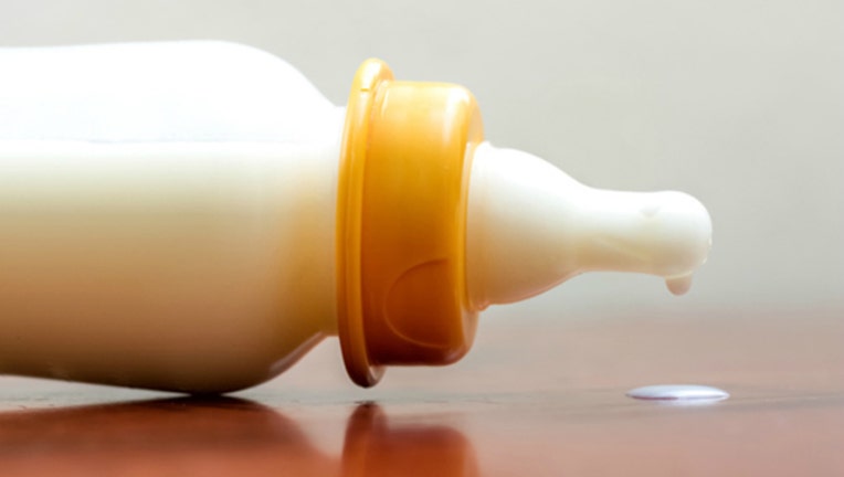 24821746-baby-bottle_1464726448046-404023.jpg