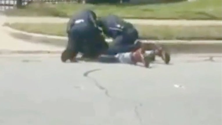 2c7254c0-Fort Worth police STRUGGLE AND ARREST VIDEO Forrest Curry