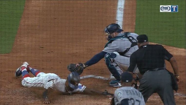 Delino DeShields Slide_1505186095237.jpg