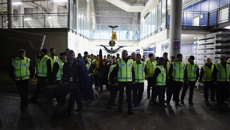 CUCUkUjUwAAvmKV.jpg large_1447790165866.jpg