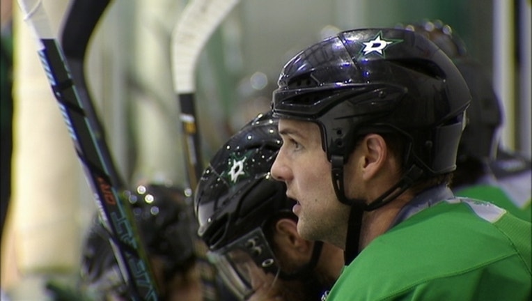 Jamie Benn on Bench_1460594629235.jpg