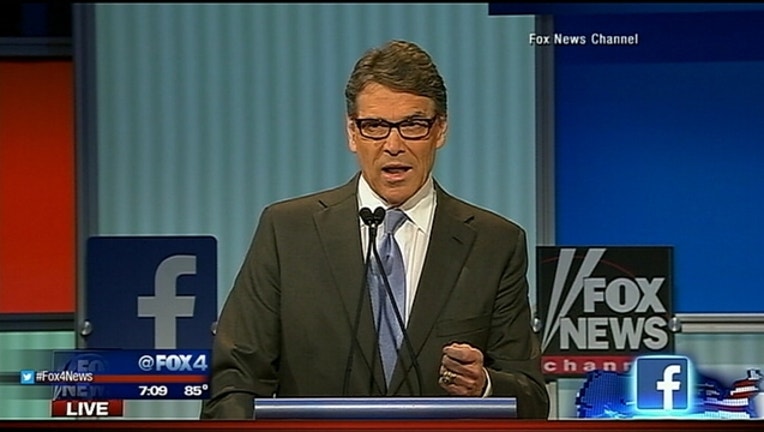 Perry stops paying campaign staff_1439306232253.jpg