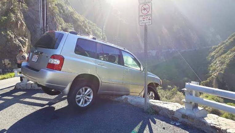 Man escapes near death on cliff, gets hit by bus-407068.jpg