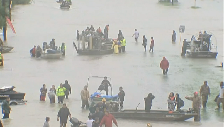 TX_HARVEY_BOAT_RESCUES__AERIALS___3R8TSBRA.mp4_00.00.05.17_1504006026912-409650-409650.png