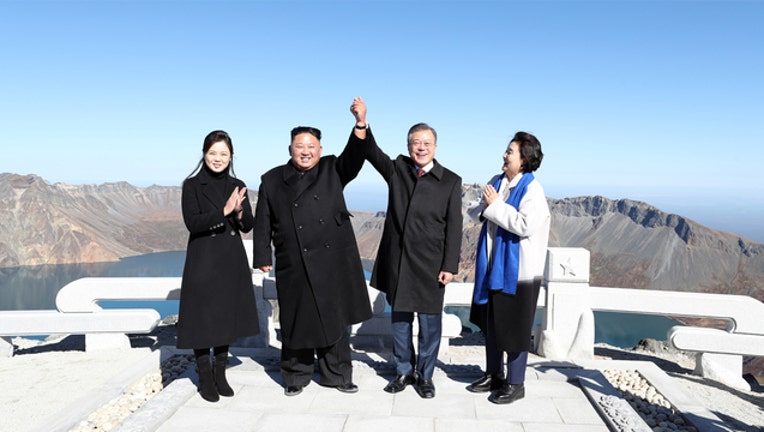 GETTY Korea 092018-401720