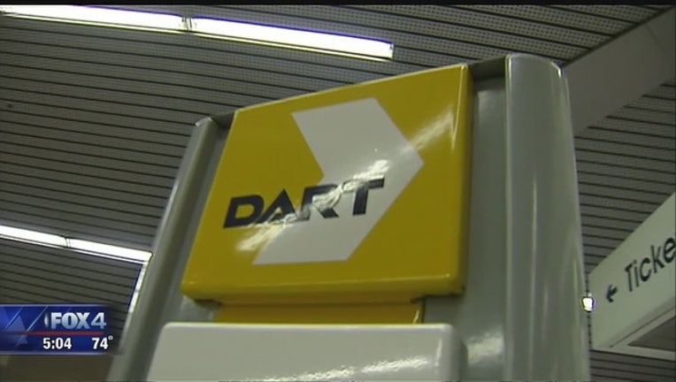 Man_attacked_while_riding_DART_train_0_20160508234519