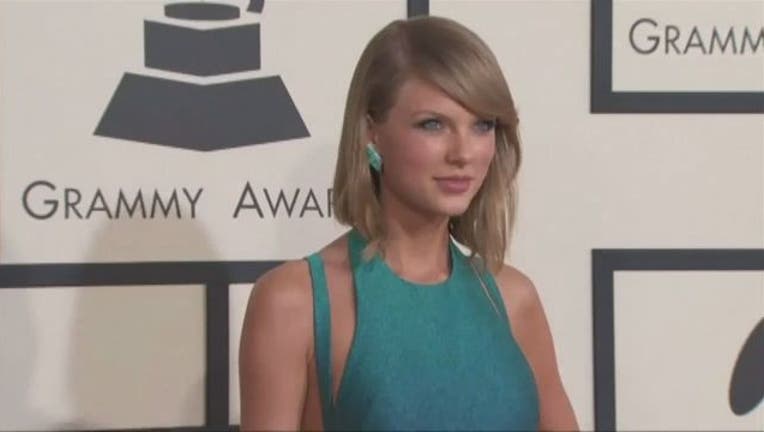 6c366a1c-Taylor Swift-401720-401720.jpg