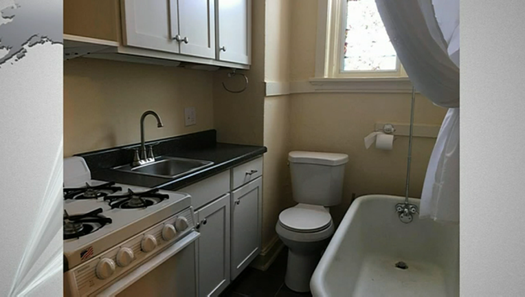785e0bcf-ST__LOUIS_APARTMENT_BOOSTS_TOILET_IN_KITCHEN__GFX___47VFZ3HA.mp4_00.00.04.15_1536242323746.png