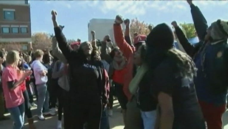 7d597e36-P-SEGMENT_MISSOURI PROTESTS_1447246657233.jpg