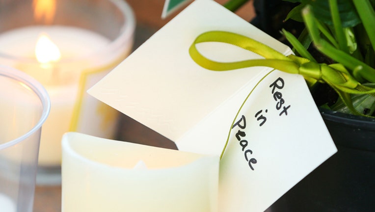 819aca7e-GETTY CANDLE 050519-407693