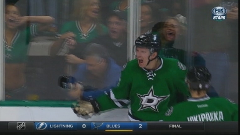 Stars Rally Past Ducks_1446004501850.jpg