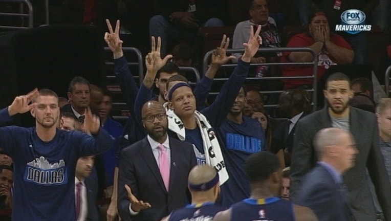 962896d2-Mavericks Beats 76ers_1447729874948.jpg