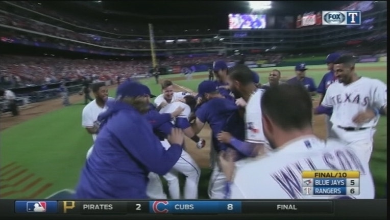 97ecfff6-Drew Stubbs Walkoff_1463282026532.jpg