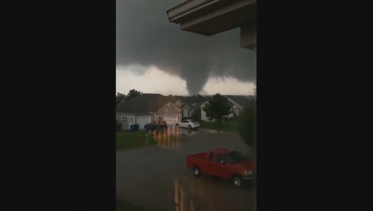 9837530e-TORNADO_SPOTTED_IN_MISSOURI__VO___KPCIEXD.mp4_00.00.01.17_1558615072940.png