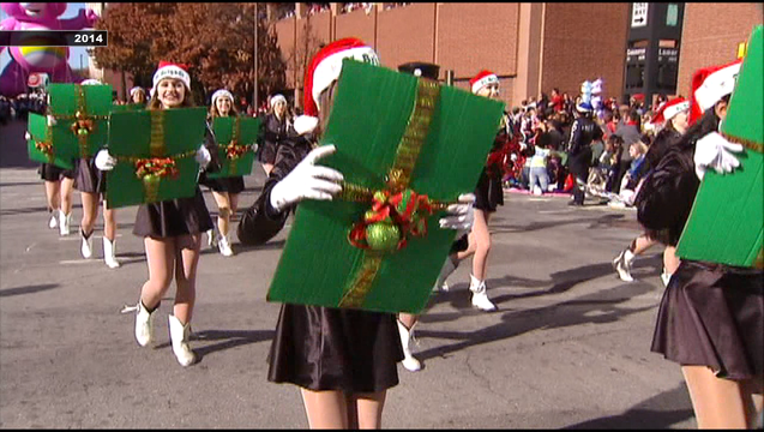 9933790f-V-DALLAS HOLIDAY PARADE LATEST 9P_00.00.42.08_1510846738788.png