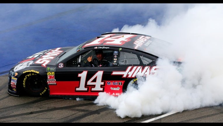 9c8c0a3e-Clint Bowyer_1528674954081